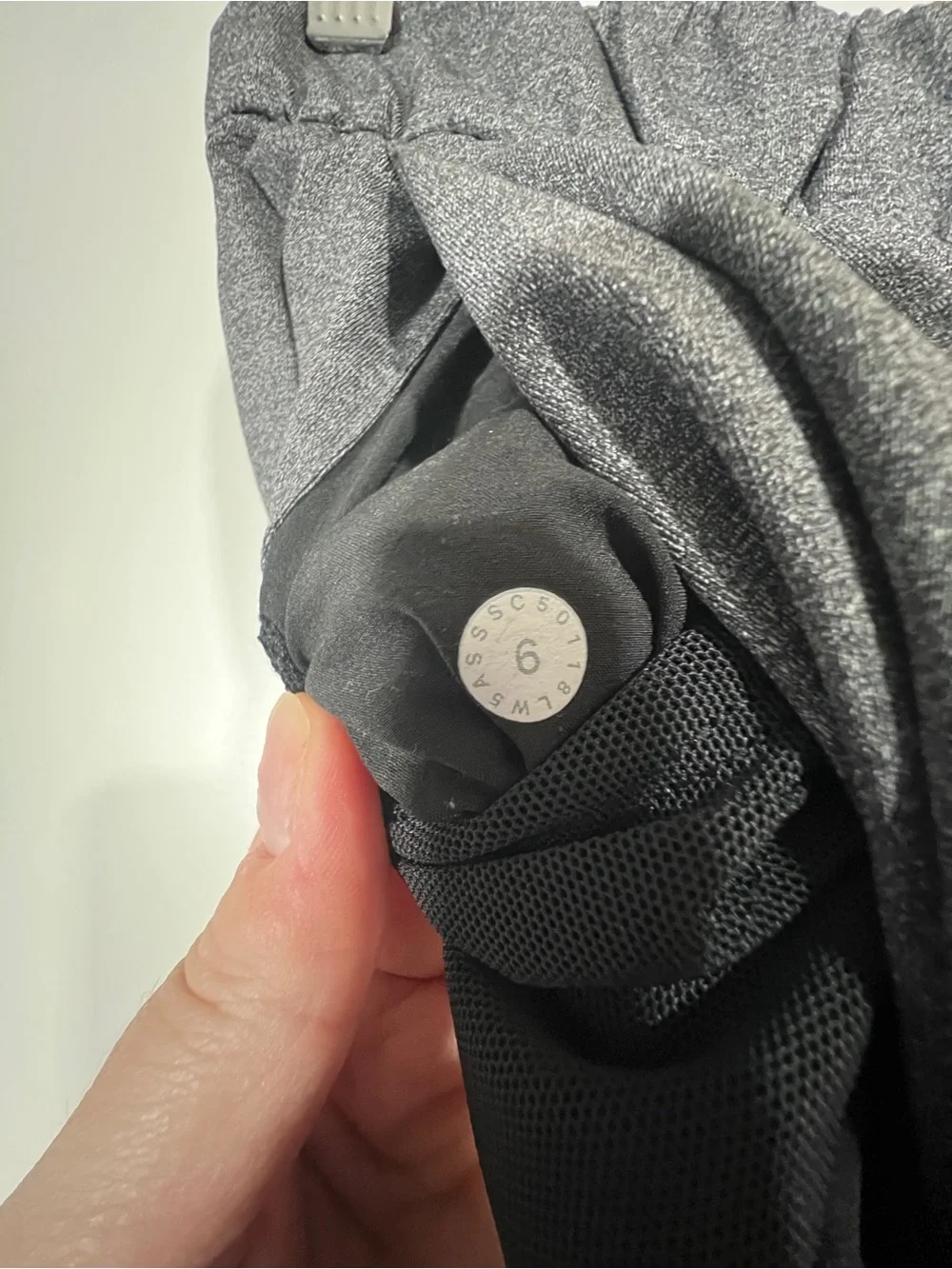 Lululemon On The Fly Pant 28” Heathered Black Grey Size 6 Full-On Luxstreme